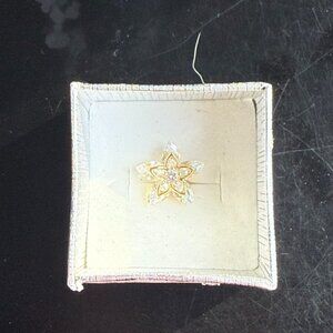 Women's Fashion One Flower Crystal Earring, Good Condition